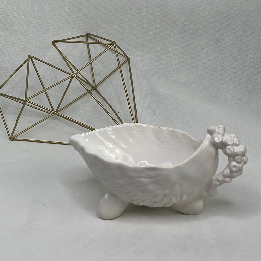 Bordallo Penereiro Three Legged Shell Bowl